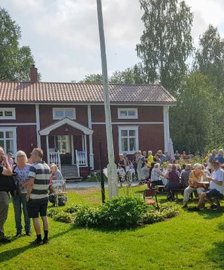 photo_1547757790040