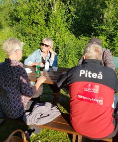 photo_1547752570403